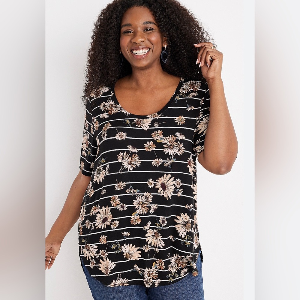 Maurice’s 27/4 line daisy tunic size XL